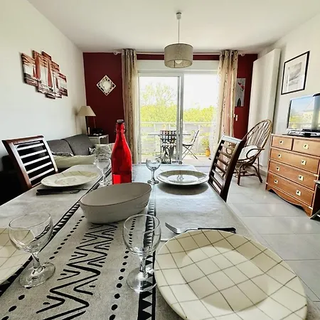 Bien Situe Aux Sables Dolonne Proche Commodites Avec Parking Les Sables-dʼOlonne